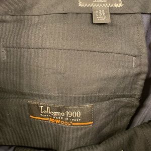 Ludlow Classic-fit suit pant in Italian stretch four-season wool.  Navy. 32-32